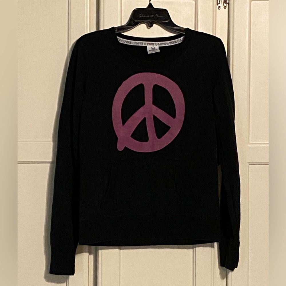 🩷🛍️New! PINK Vintage Peace Sign Sweatshirt🩷🖤